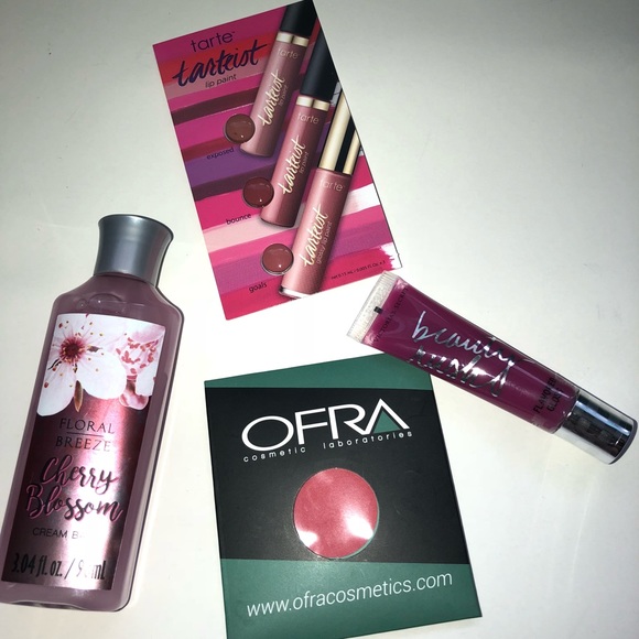 Makeup bundle !! - Picture 2 of 6